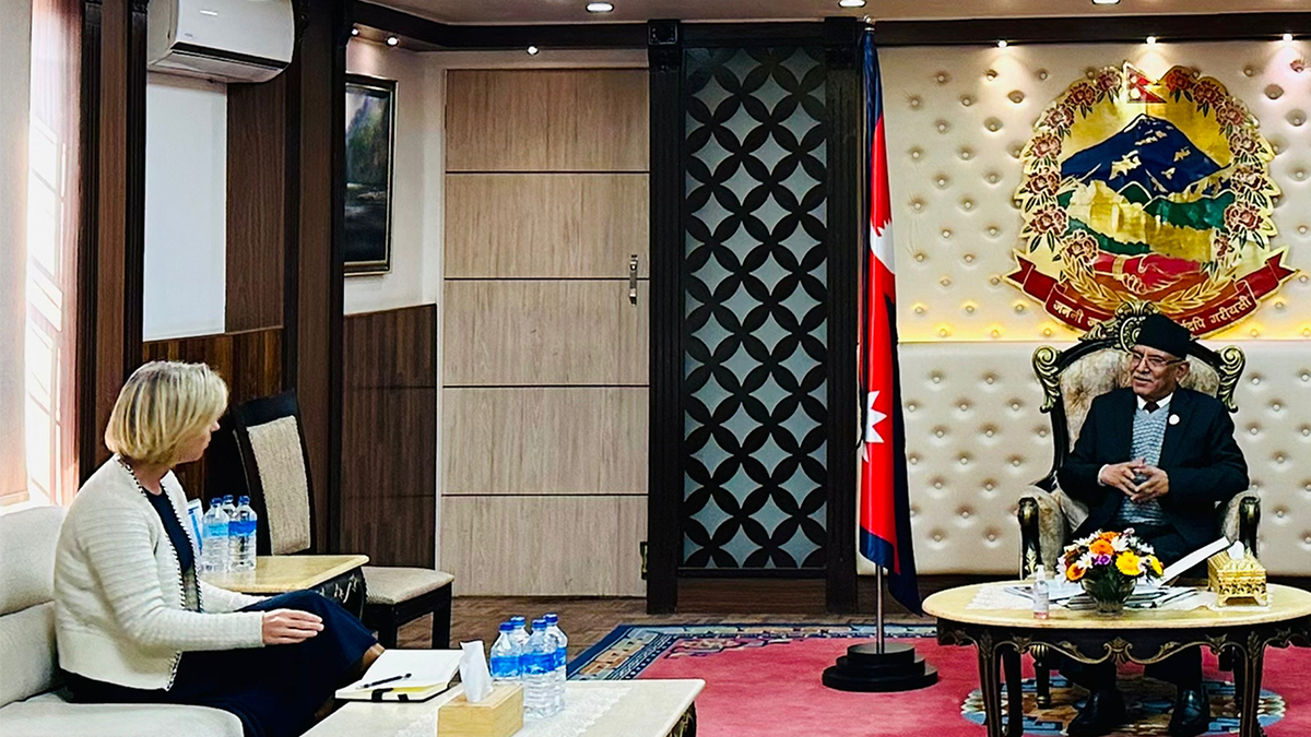 प्रधानमन्त्री दाहालसँग बेलायती राजदूत निकोलाको भेट